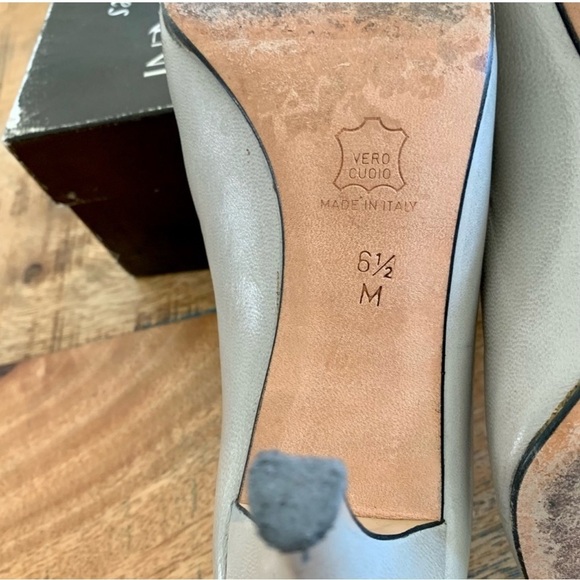 1970s Yves Saint Laurent Heels Leather Pointed
Toe 3" heels Vintage Size 6.5 - Picture 11 of 16